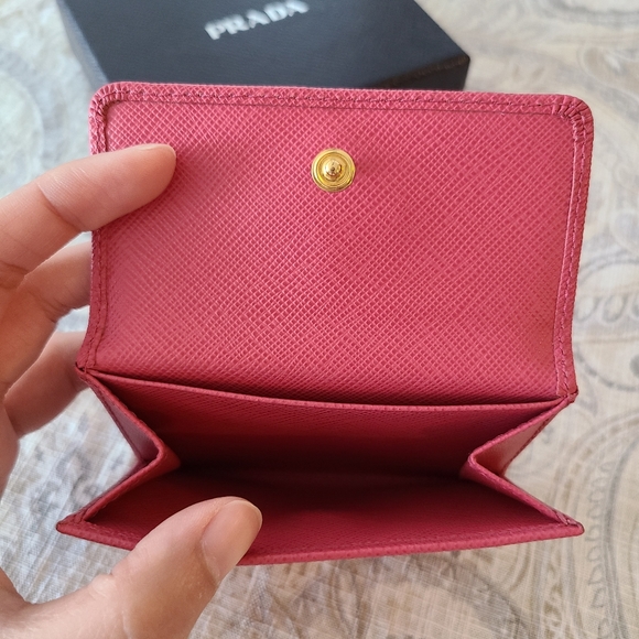 **SOLD** PRADA ID card holder - Picture 4 of 7